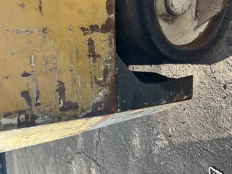 1999-yale-gc100mgn-image-26