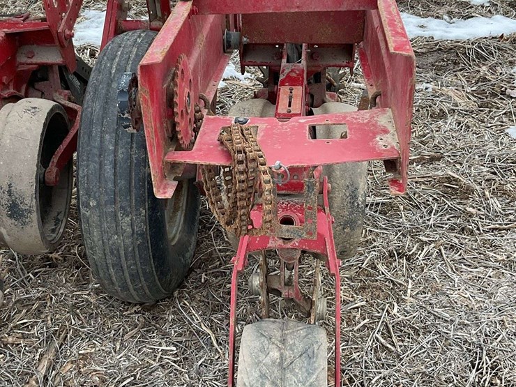 case-ih-cyclo-air-6-row-planter-image-40
