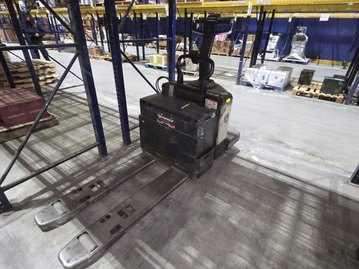 1998-crown-pe3520-60-image-2