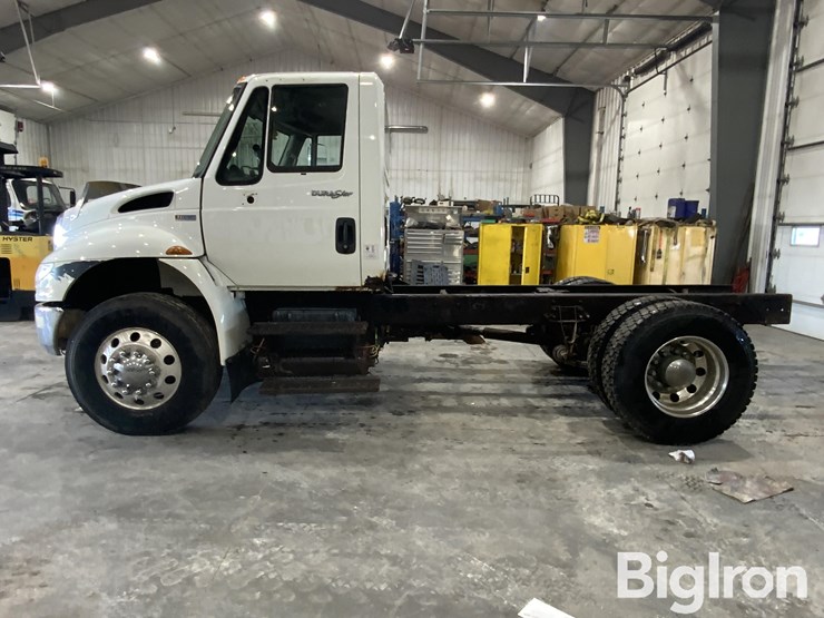 2013-international-4400-image-8