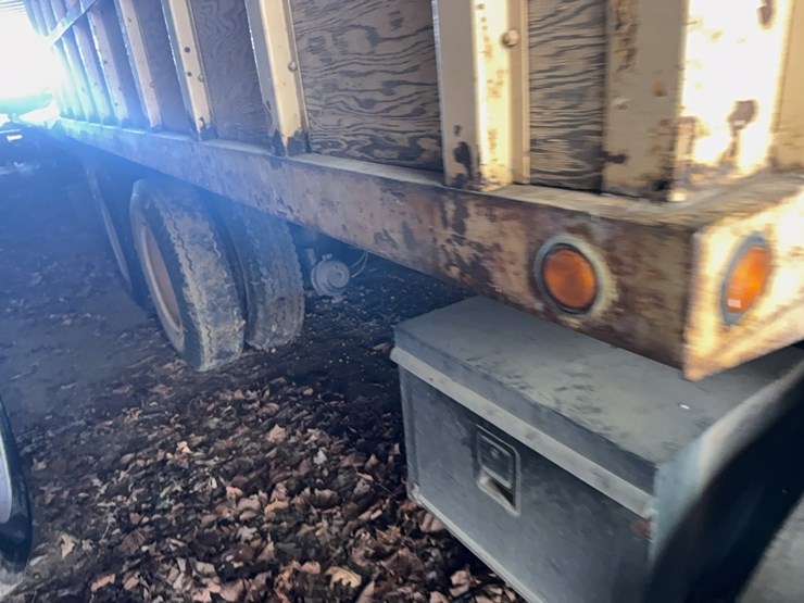 1975-ford-880-image-17