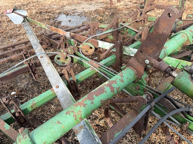 john-deere-pull-type-3-section-field-cultivator,-24';-located-at-7241-roxbury-rd,-charles-city,-va,-please-call-804.837.9940-or-804.651.4404-with-questions-image-51
