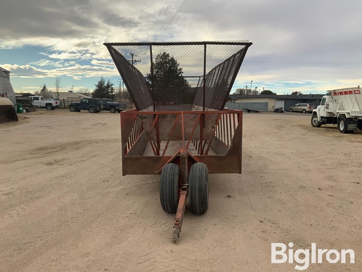 econo-grazer-bale-feeder-wagon-image-2