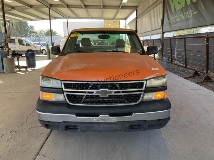 2006-chevrolet-silverado-1500-image-3