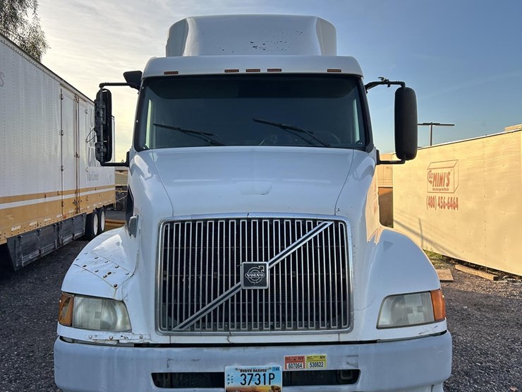 1999-volvo-vnl64t770-image-39