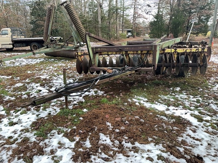 john-deere-340-image-1