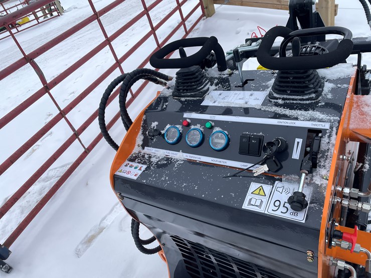 #305-•-new-landhonor-mini-skid-steer-loader-image-12