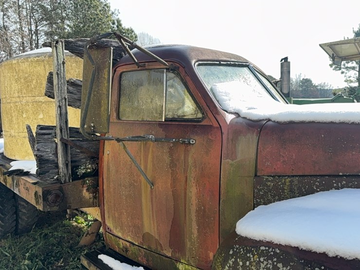 1947-studebaker,-6-wheel-grain,-cattle-sides,-not-running;-located-at-7241-roxbury-rd,-charles-city,-va,-please-call-804.837.9940-or-804.651.4404-with-questions-image-18