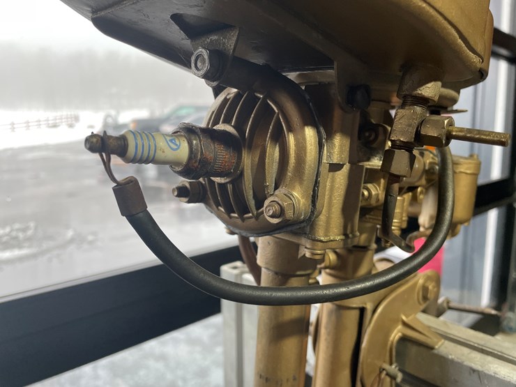 #3830-•-muncie-neptune-vintage-outboard-boat-motor-image-5