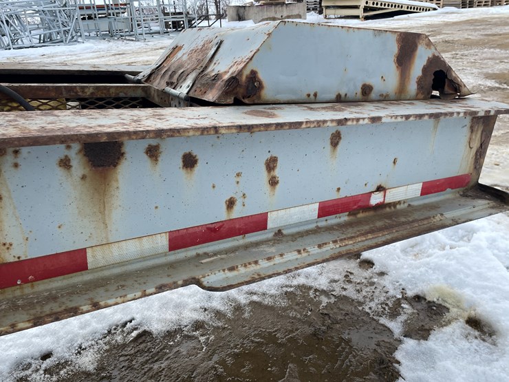 #1012-•-32'-lowboy-semi-trailer-(no-title,-for-parts)-image-9