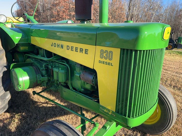 john-deere-830-image-12