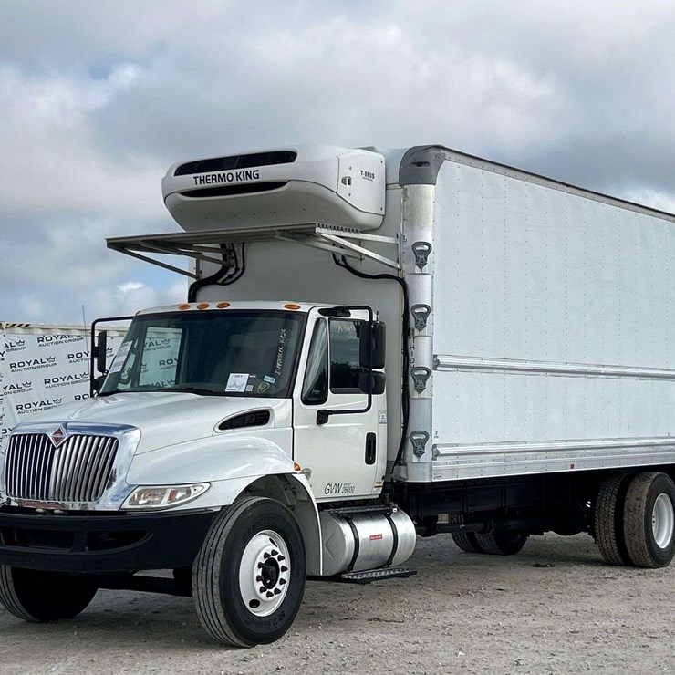 2019 INTERNATIONAL DURASTAR 4300