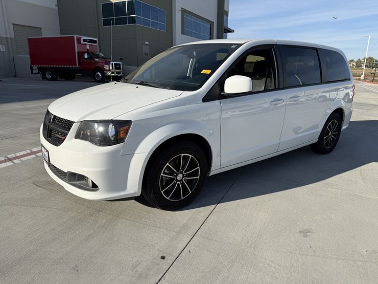 2019-dodge-grand-caravan-image-1