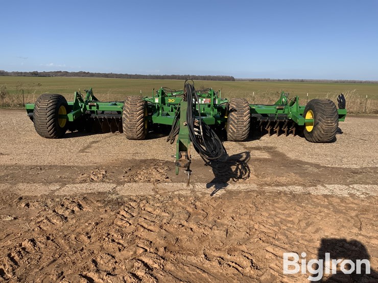 2021-john-deere-2680h-image-2