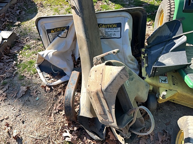 john-deere-173-mower-with-bagger-attachments;-located-at-7241-roxbury-rd,-charles-city,-va,-please-call-804.837.9940-or-804.651.4404-with-questions-image-4
