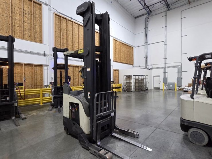 2002-crown-rr5020-45-image-2