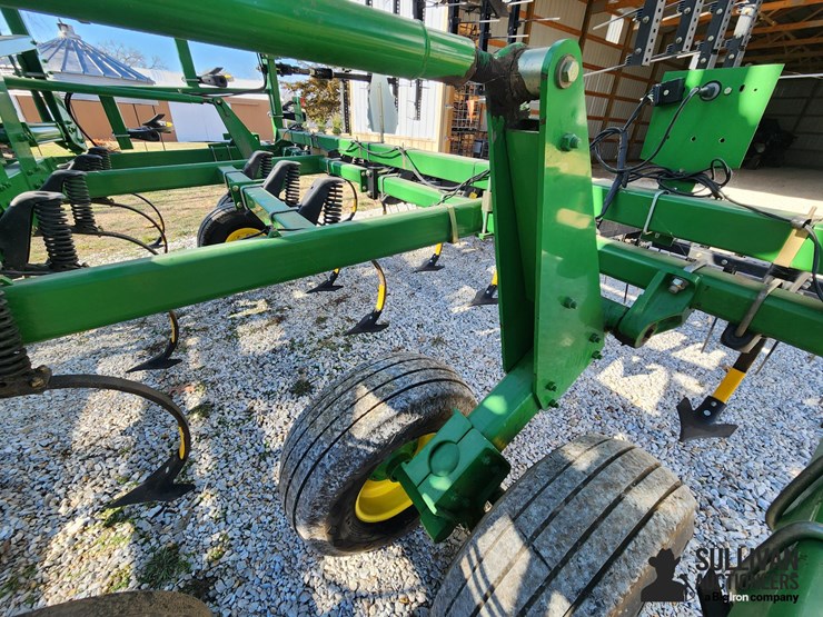 2010-john-deere-2210-image-18