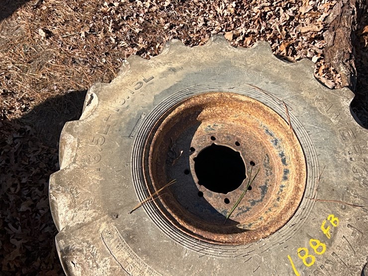 tires-off-of-spray-coupe,-(2)-9.5-24,-(2)-16.5-16.1-sl;-located-at-7241-roxbury-rd,-charles-city,-va,-please-call-804.837.9940-or-804.651.4404-with-questions-image-8