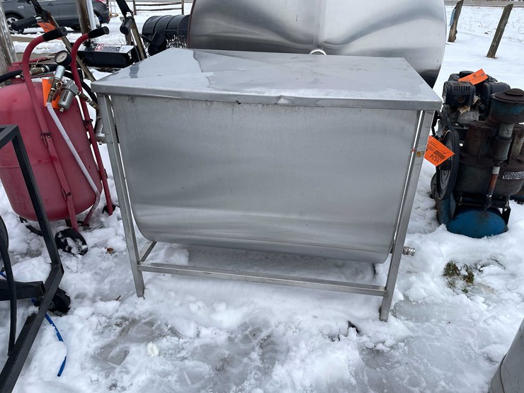 #3524-•-stainless-steel-tank-image-2