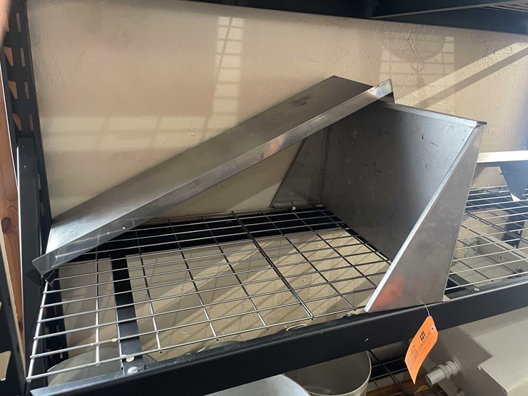 #6342-•-stainless-shelves-image-3