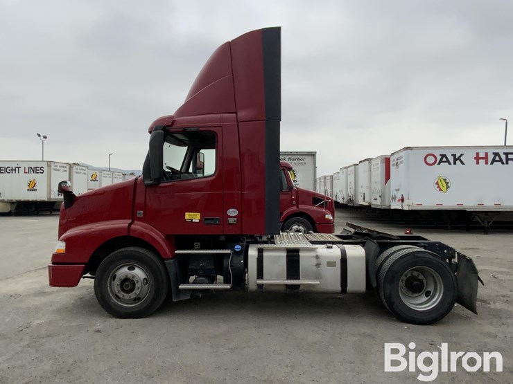 2017-volvo-vnm42t-s/a-truck-tractor-image-8