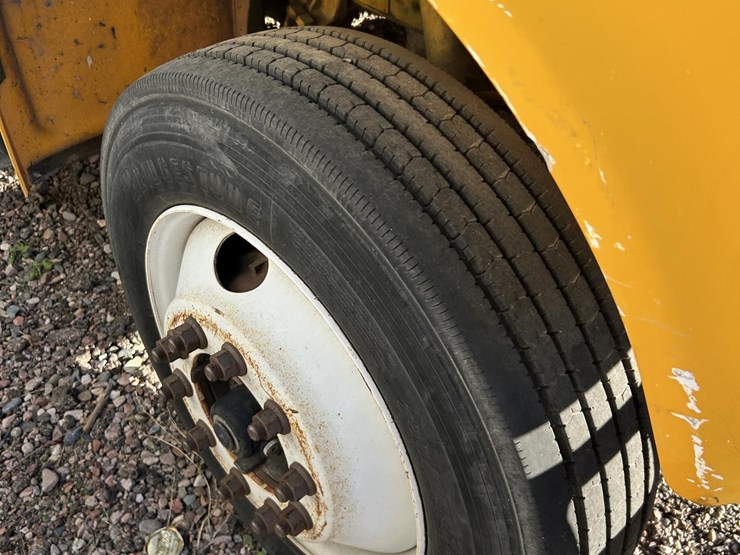 2001-international-4700-image-7