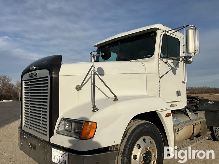 1999-freightliner-fld120-image-9