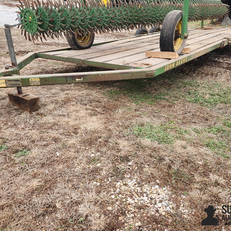 John Deere Donahue T/A Implement Trailer