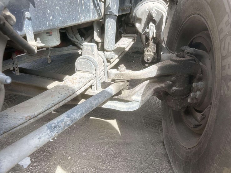 2016-peterbilt-579-image-21