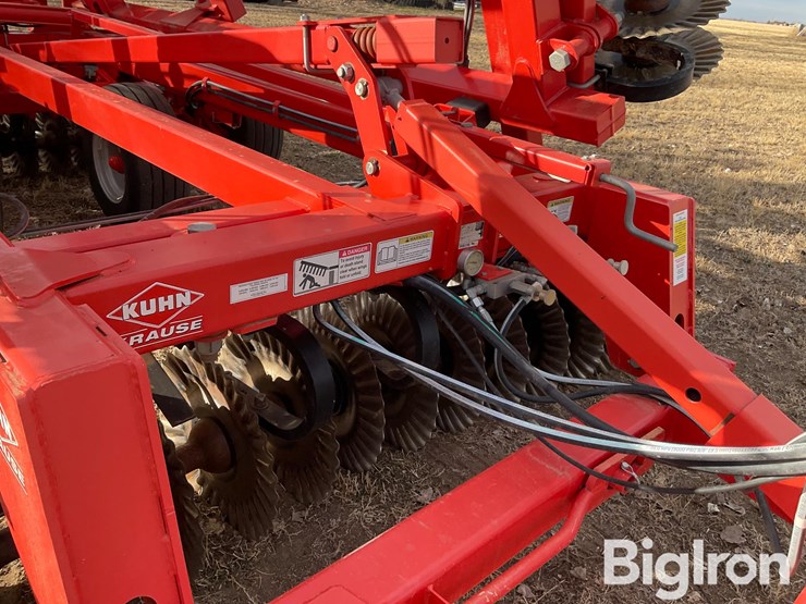 2015-kuhn-8000-excelerator-vertical-tillage-tool-image-15