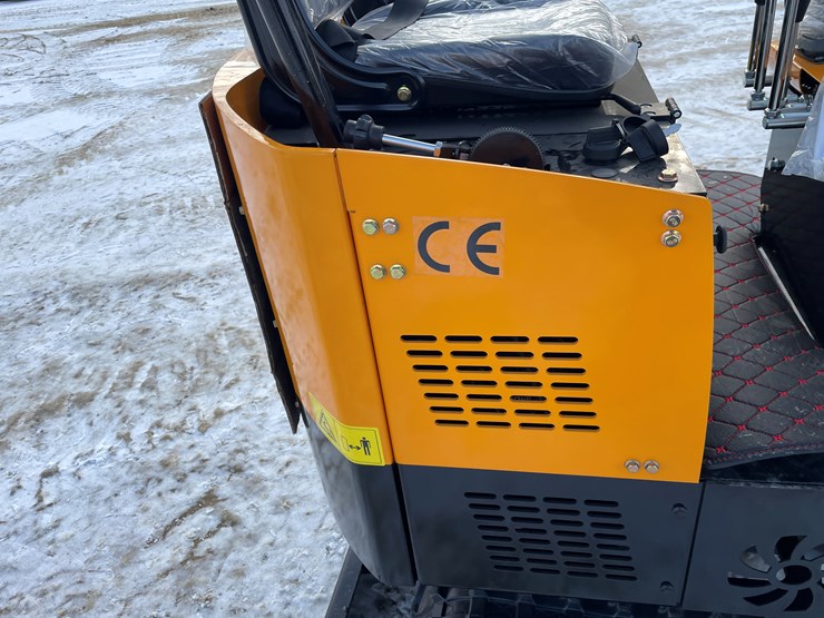 #204-•-miva-va13-mini-excavator-image-39