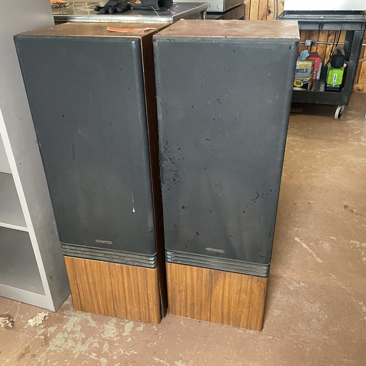 #6360 • Old Kenwood Speakers