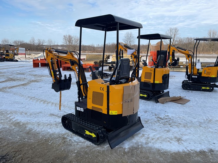 #200-•-miva-va15-mini-excavator-image-7