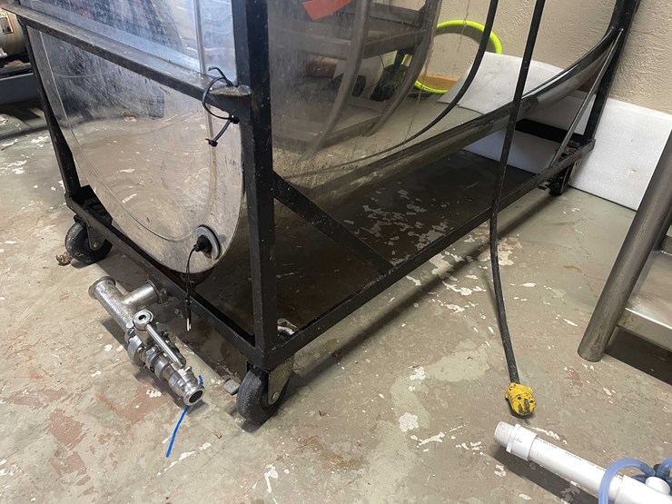 #6180-•-cdl-stainless-steel-tank-with-high-and-low-gauges-image-8