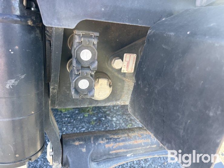 2022-jcb-8330-fastrac-4wd-tractor-image-14