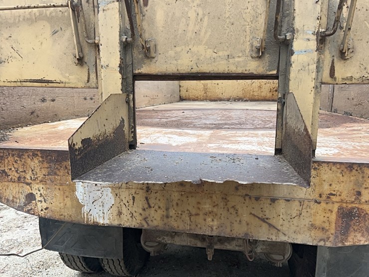 1975-ford-880-image-5