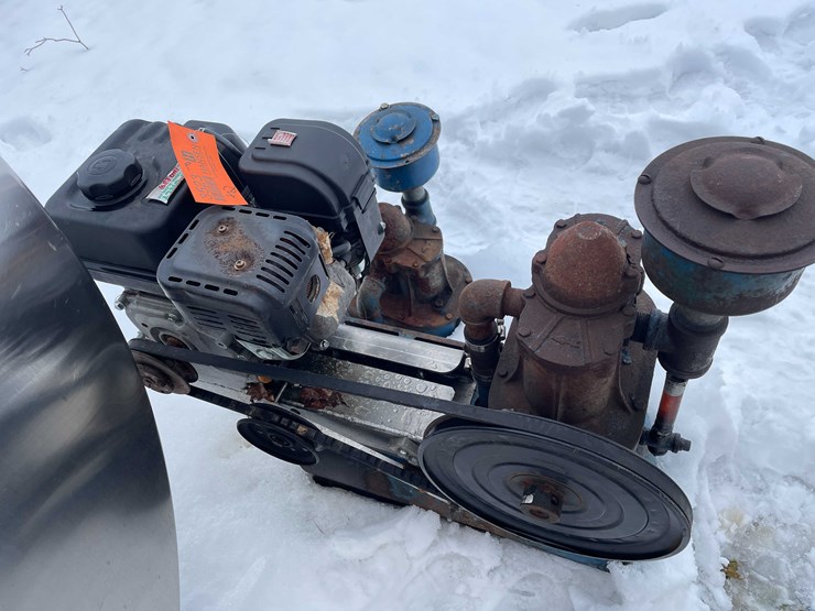 #3523-•-gas-powered-predator-motor-and-surge-vacuum-pump-image-5