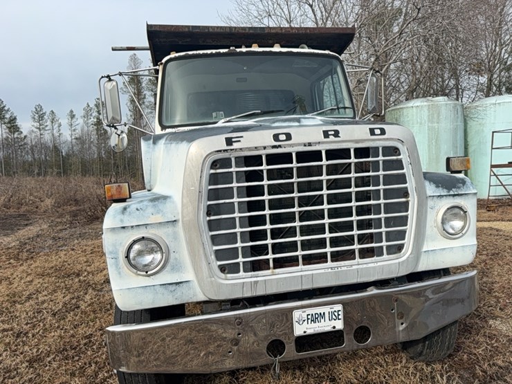 1982-ford-8000-image-7