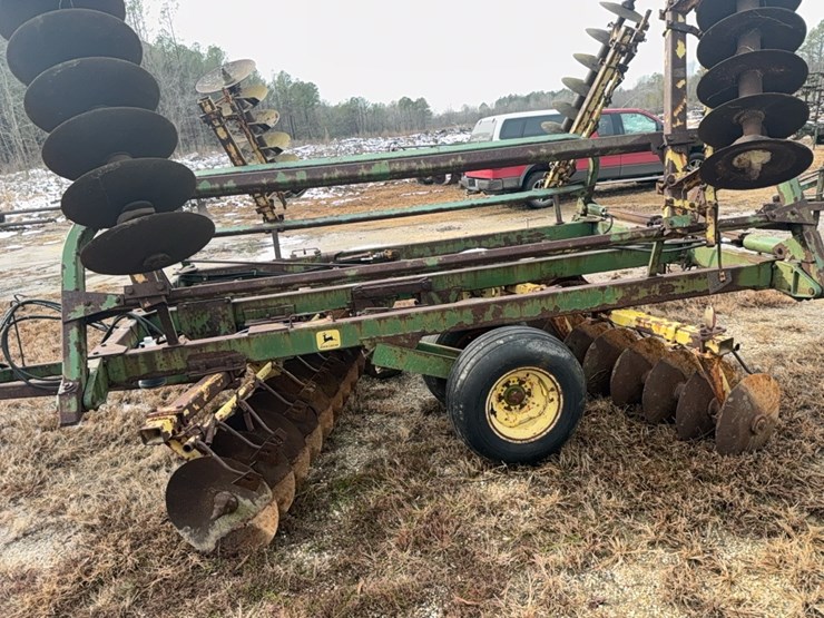 john-deere-230-image-26