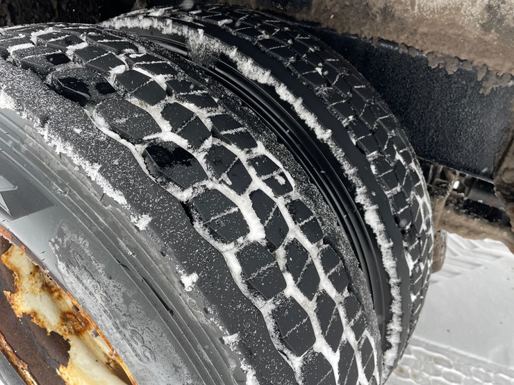 #400-•-2006-sterling-straight-truck-(has-wi-title)-image-96