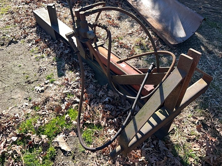 praire-hydraulic-wood-splitter;-3-pt-hitch;-located-at-7241-roxbury-rd,-charles-city,-va,-please-call-804.837.9940-or-804.651.4404-with-questions-image-6