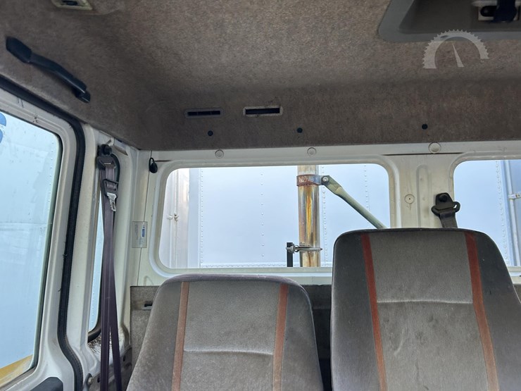 1989-volvo-fe6-image-17