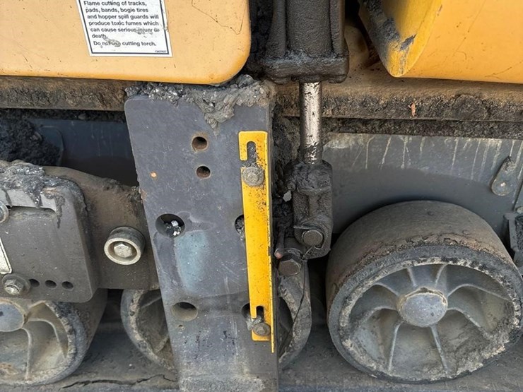 2018-volvo-p7110b-image-32