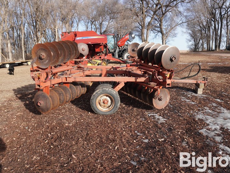 massey-ferguson-620-image-4
