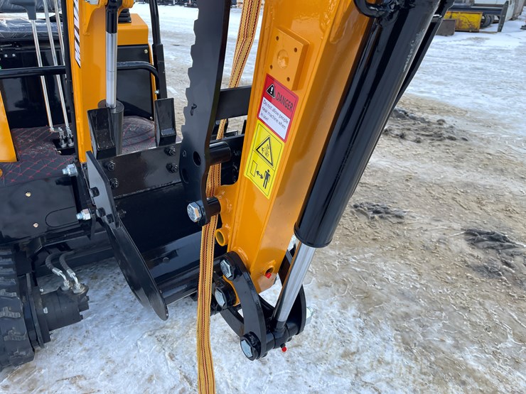 #200-•-miva-va15-mini-excavator-image-33