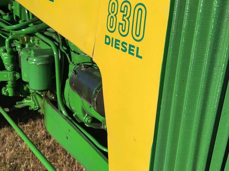 1959-john-deere-830-image-12