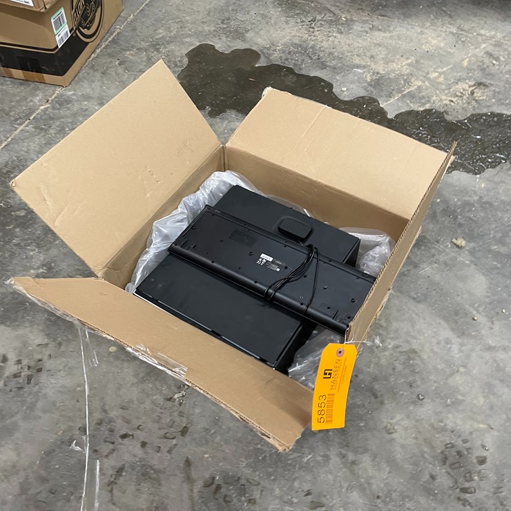 #5853 • HP Desktop Computer