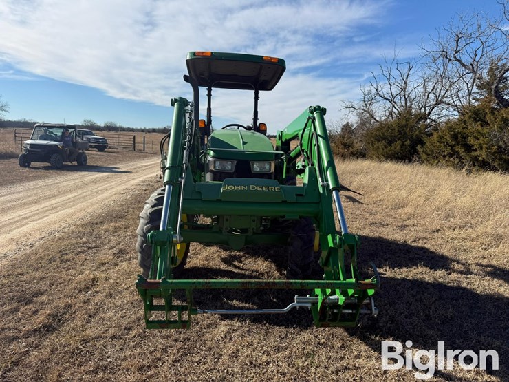 2016-john-deere-5045e-image-2