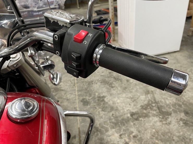 #1010-•-2011-yamaha-v-star-950-tourer-motorcycle-with-trike-kit-(has-wi-title)-image-34