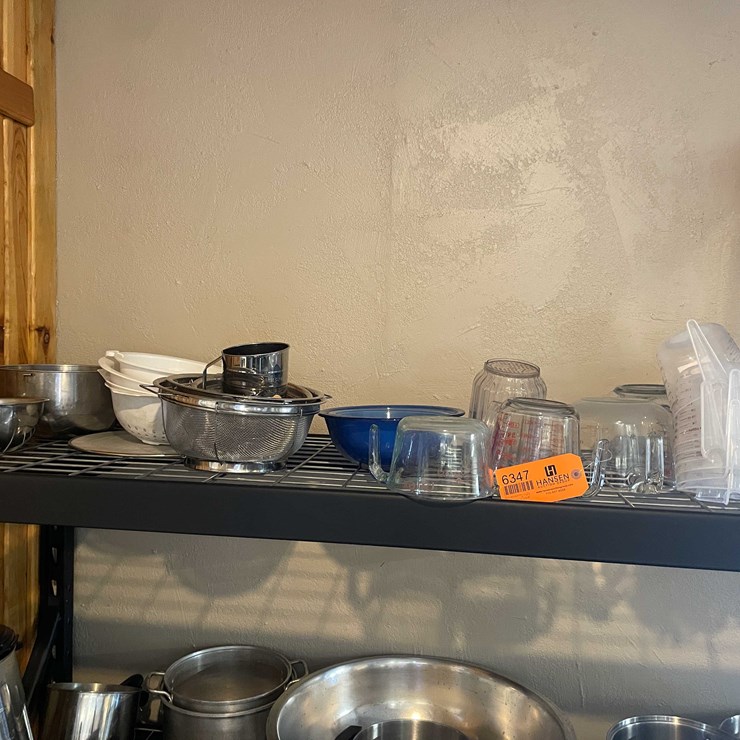 #6347 • Measuring Cups and Bowls